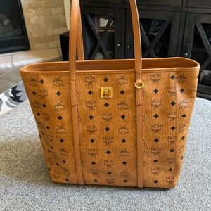 MCM Toni Logo Medium Shopper Tote Bag